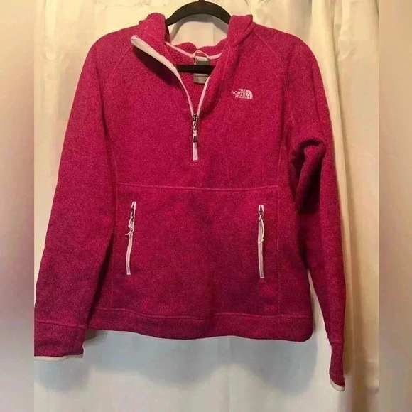 The North Face Pink  Hooded 1/2 Zip Soft Fleece Pullover Jacket size medium - Picture 1 of 6